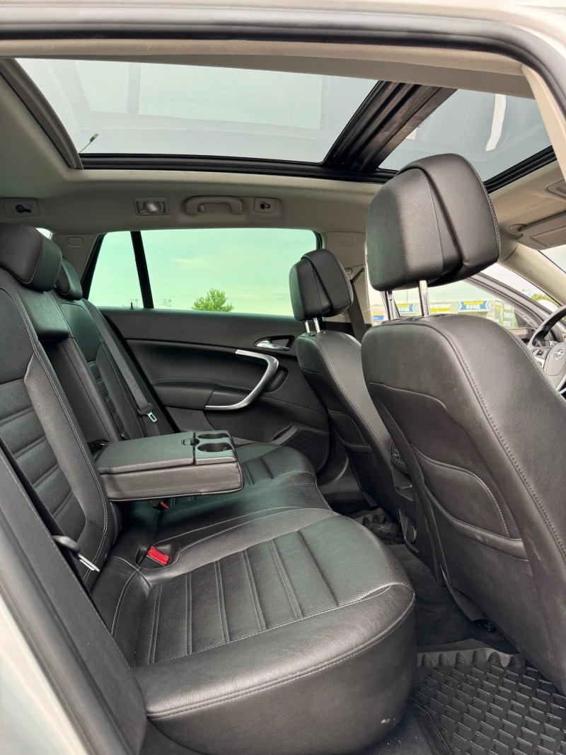Opel Insignia 2.0 CDTI, снимка 12 - Автомобили и джипове - 50023066