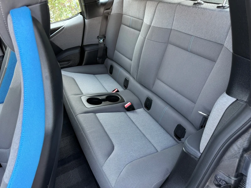 BMW i3 120AH/КАМЕРА/ТЕРМОПОМПА/ГАРАНЦИЯ/ГОЛЯМА НАВИГАЦИЯ, снимка 12 - Автомобили и джипове - 51595400