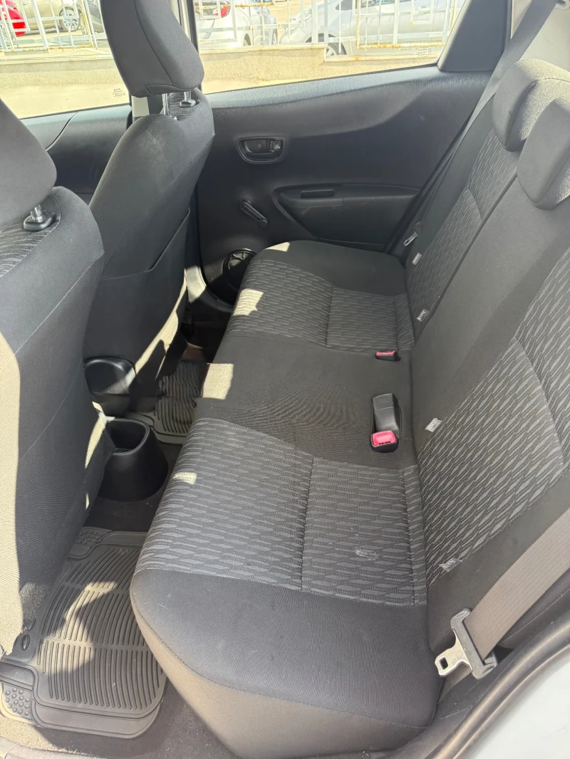 Toyota Yaris, снимка 9 - Автомобили и джипове - 52597842