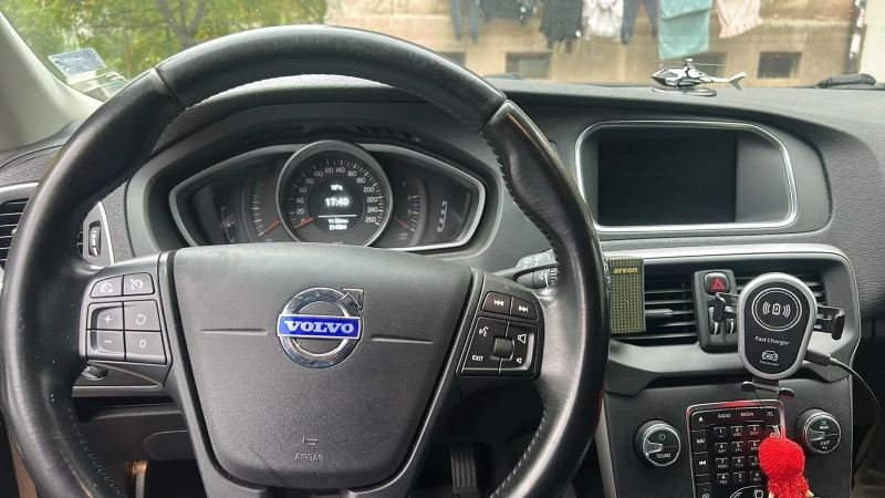 Volvo V40 Cross Country, снимка 7 - Автомобили и джипове - 52580169