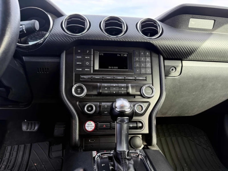 Ford Mustang 2016 V6 RWD * CARFAX * БЕЗ ПЪРВОНАЧАЛНА ВНОСКА, снимка 9 - Автомобили и джипове - 52630217