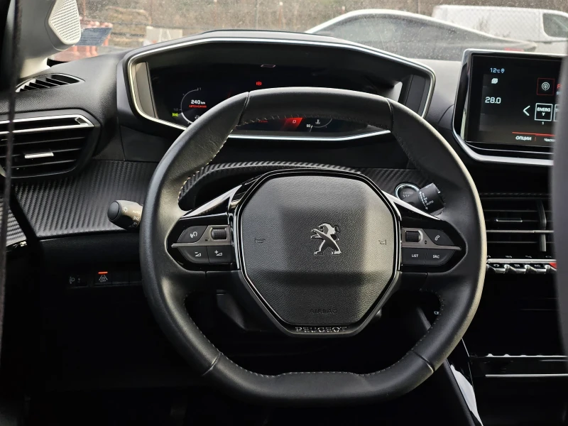 Peugeot 208, снимка 11 - Автомобили и джипове - 52876693