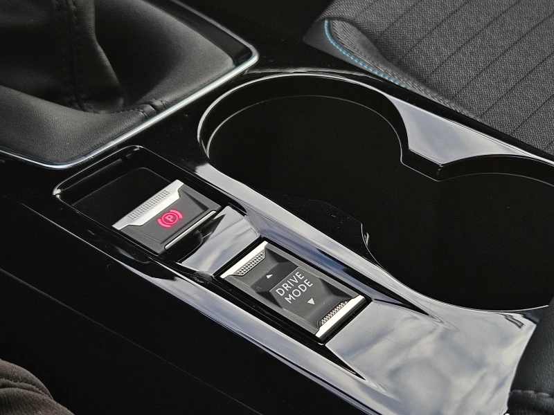 Peugeot 208, снимка 15 - Автомобили и джипове - 52876693