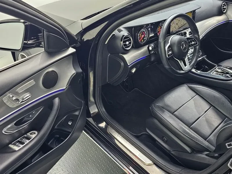 Mercedes-Benz E 300 САМО 30% АВАНС, снимка 10 - Автомобили и джипове - 56266603