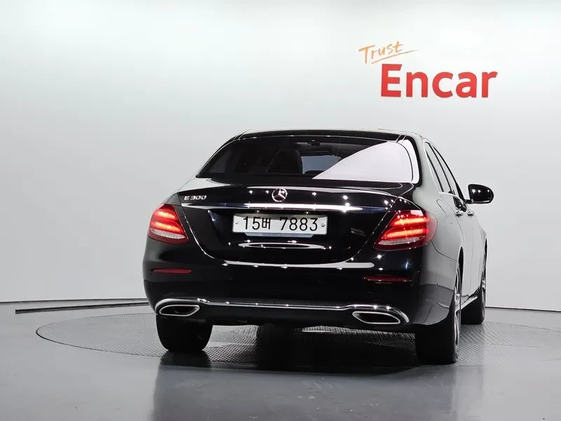 Mercedes-Benz E 300 САМО 30% АВАНС, снимка 4 - Автомобили и джипове - 56266603