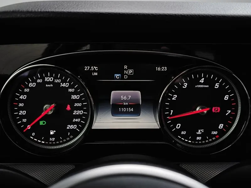 Mercedes-Benz E 300 САМО 30% АВАНС, снимка 8 - Автомобили и джипове - 56266603