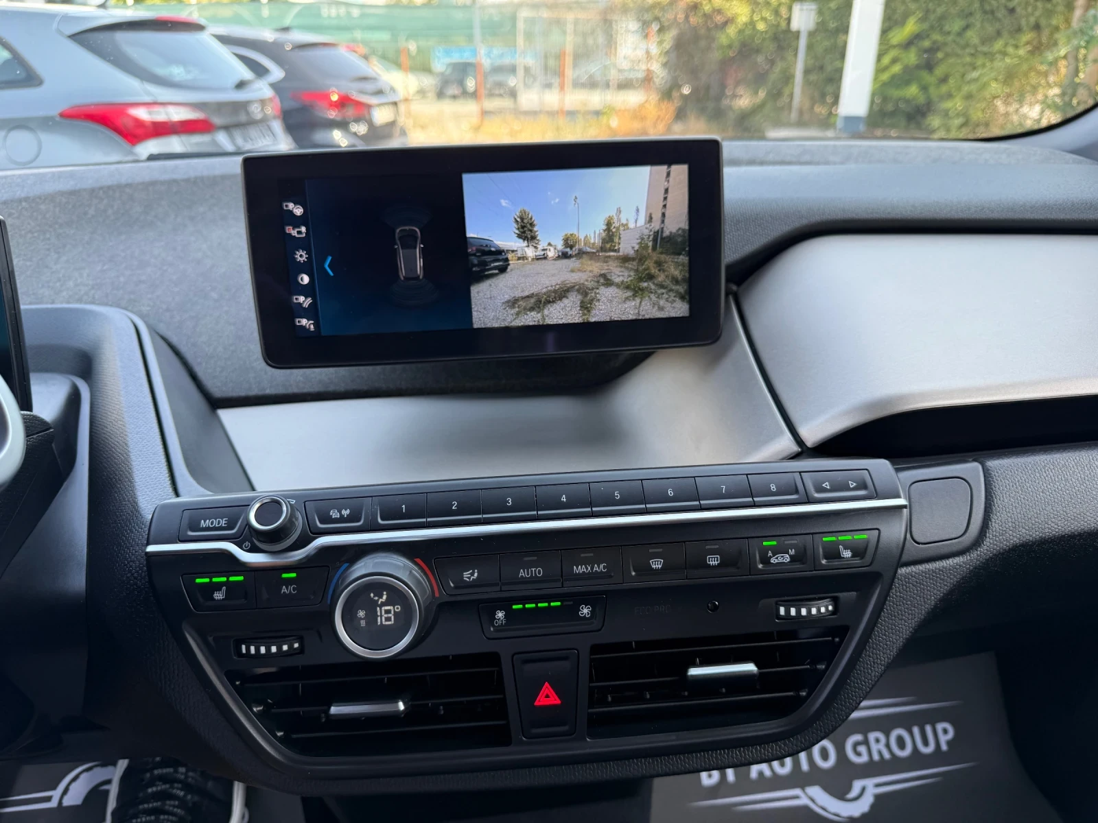 BMW i3 120AH/КАМЕРА/ТЕРМОПОМПА/ГАРАНЦИЯ/ГОЛЯМА НАВИГАЦИЯ | Mobile.bg — изображение 14