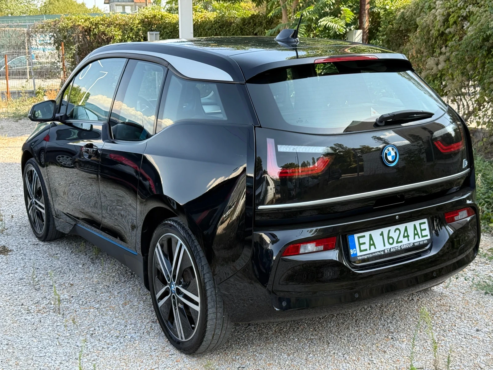 BMW i3 120AH/КАМЕРА/ТЕРМОПОМПА/ГАРАНЦИЯ/ГОЛЯМА НАВИГАЦИЯ - изображение 4