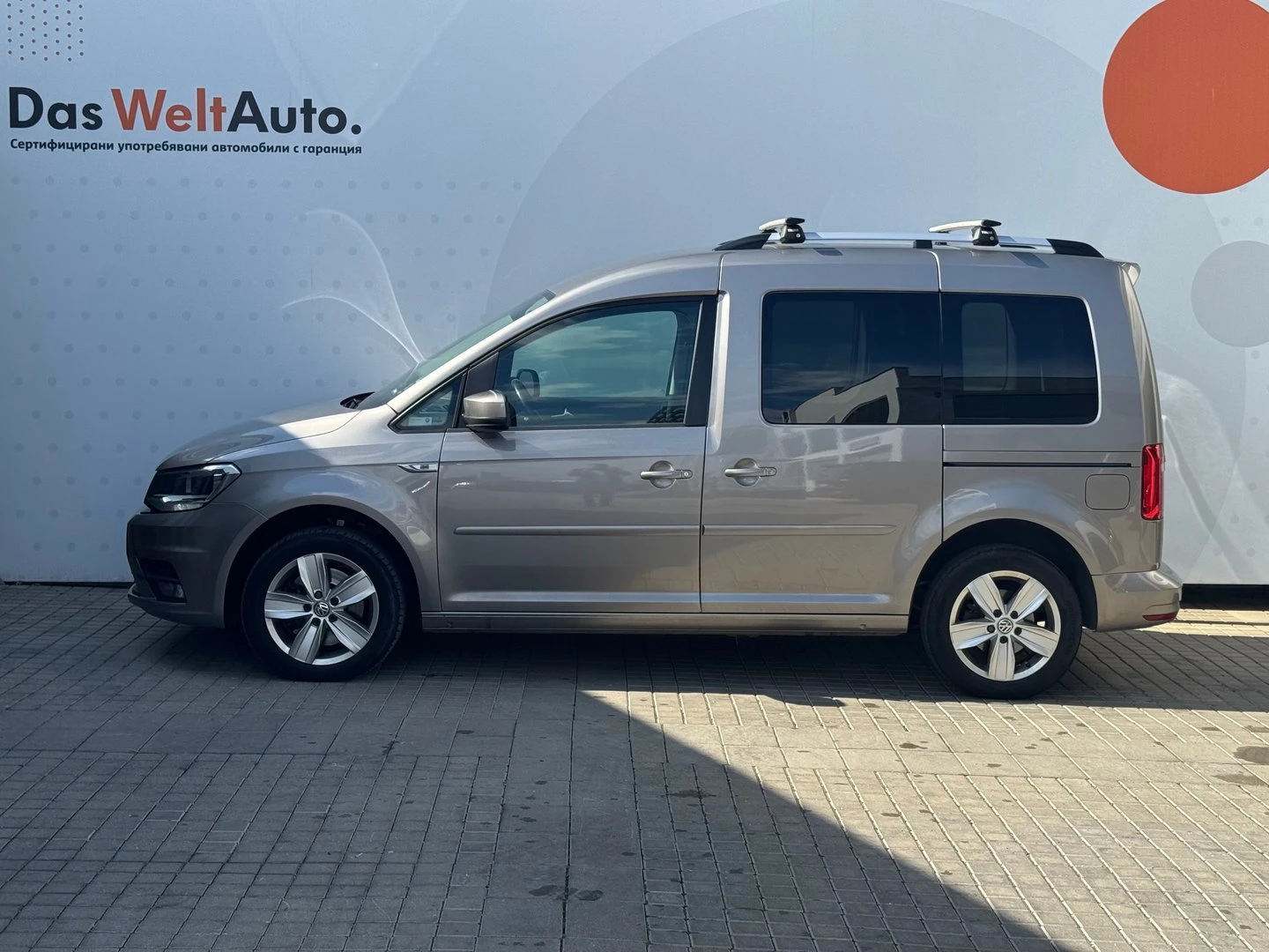 VW Caddy Comfortline TDI BMT 5 места - изображение 2
