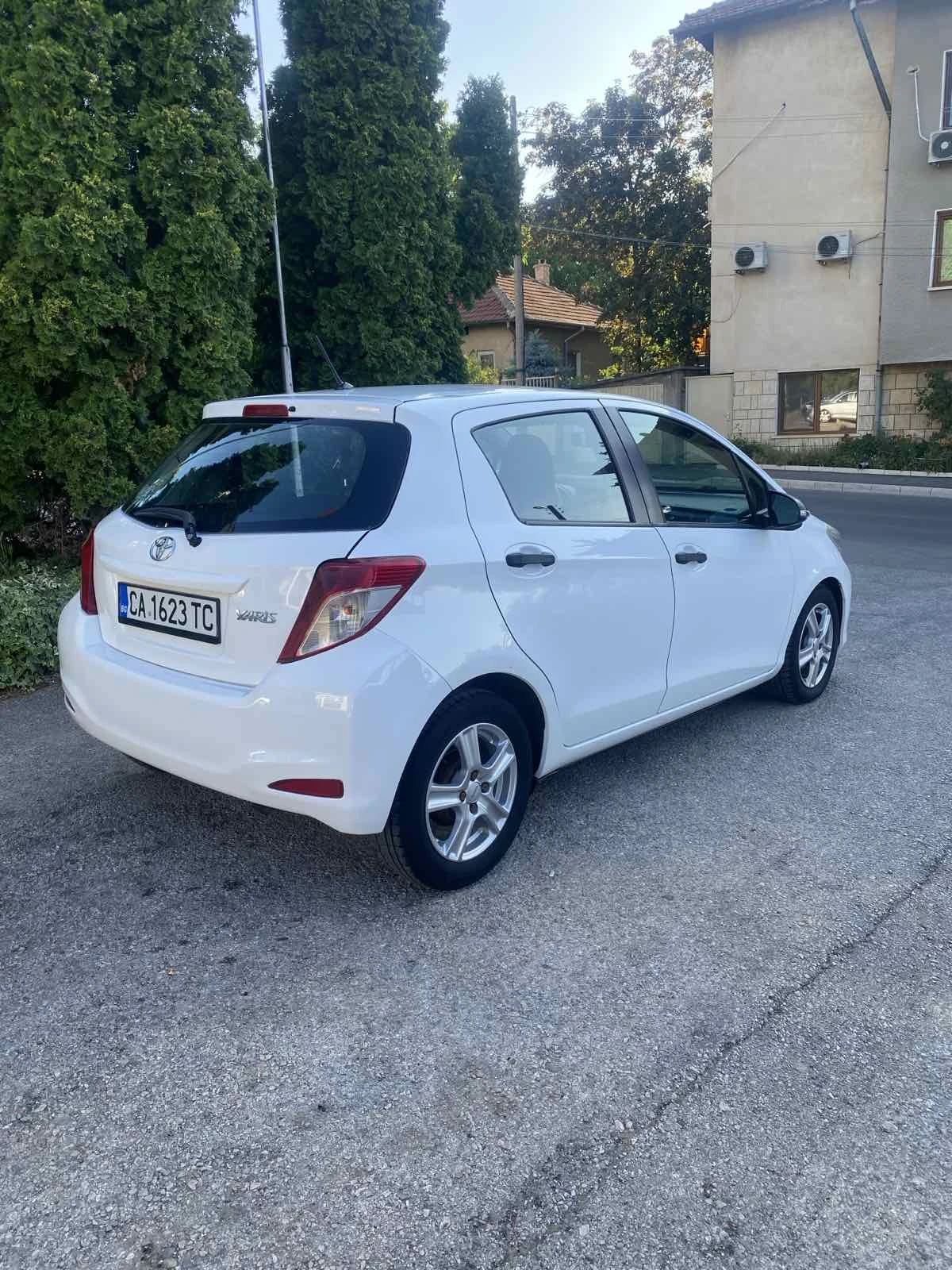 Toyota Yaris, снимка 3 - Автомобили и джипове - 53384456