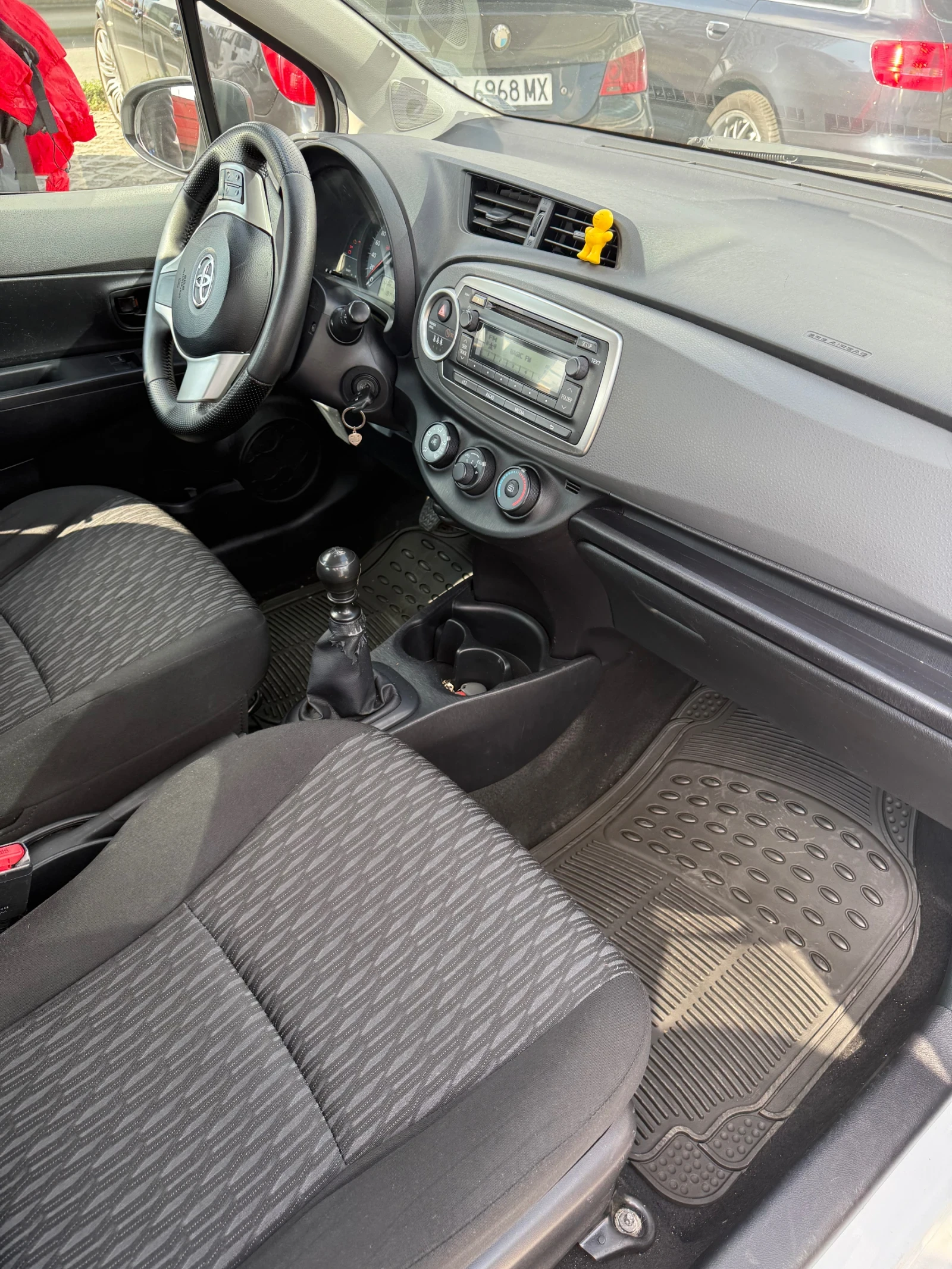 Toyota Yaris  - изображение 6