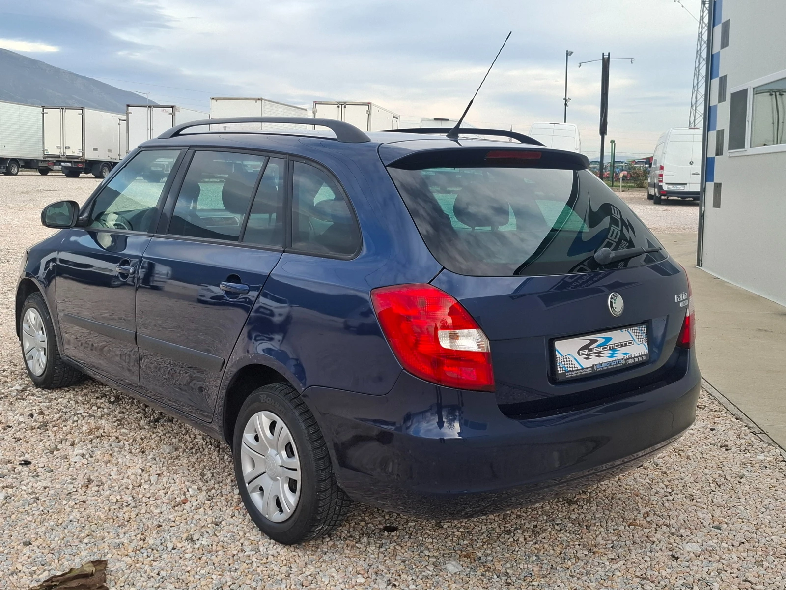 Skoda Fabia 1.4i/Климатик - изображение 2