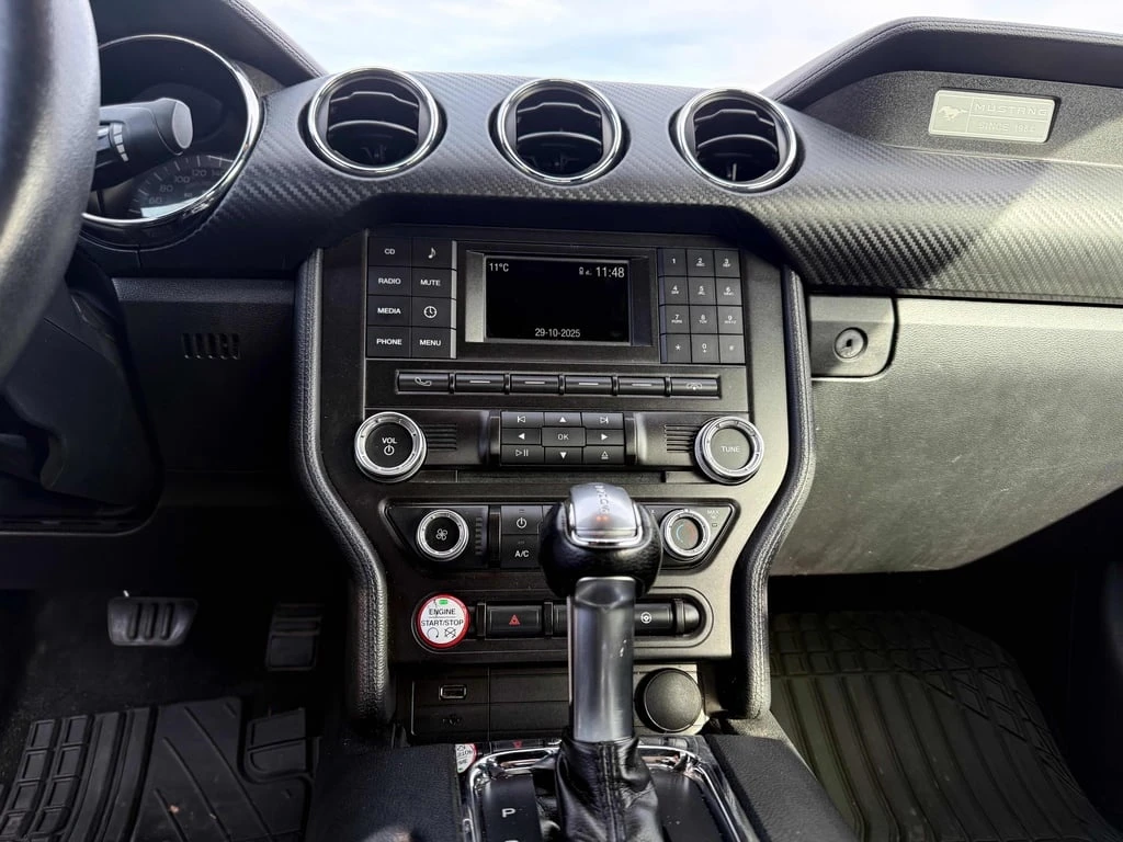 Ford Mustang 2016 V6 RWD * CARFAX * БЕЗ ПЪРВОНАЧАЛНА ВНОСКА - изображение 9