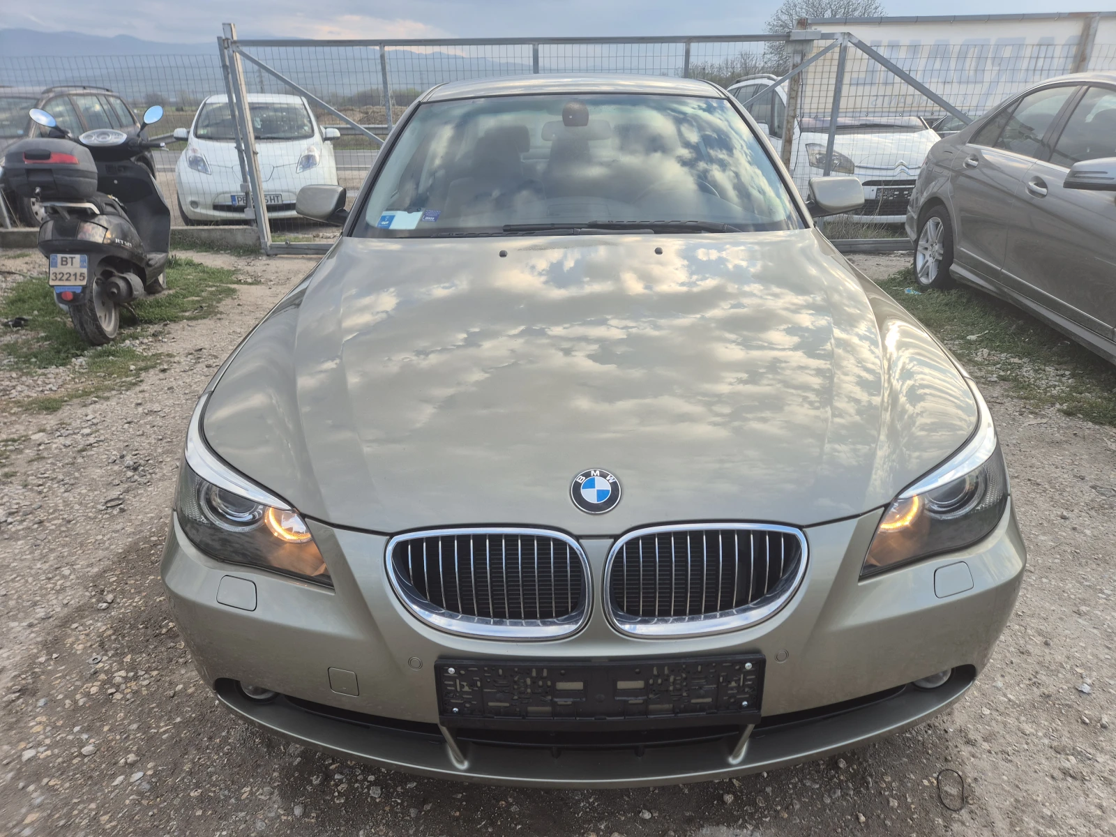 BMW 525 ЧИСТО НОВА! , снимка 2 - Автомобили и джипове - 54168656