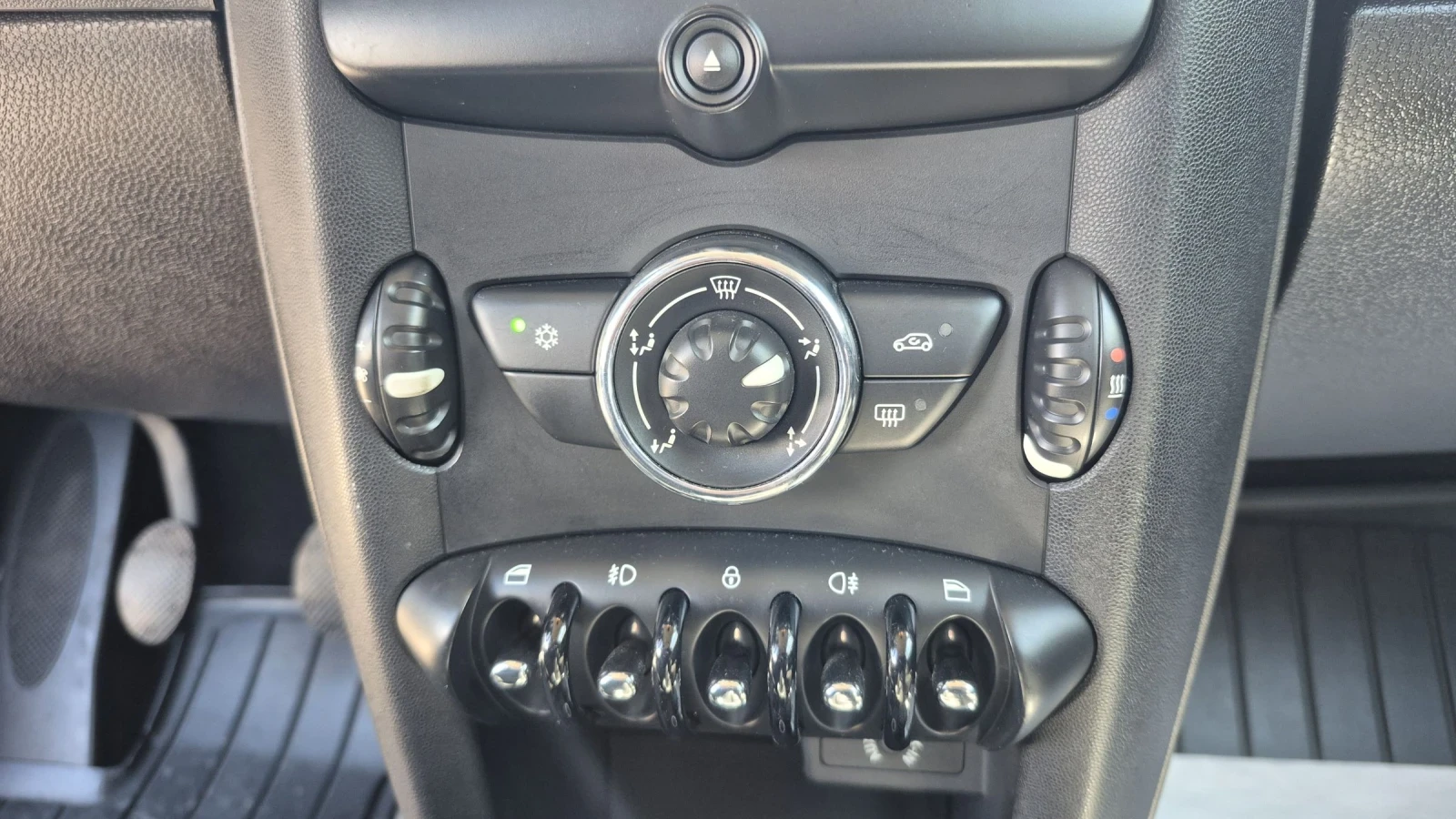 Mini One 1.6i * 120 000 km * 75hp * 2011 * ������� * ������ | Mobile.bg � ����������� 12