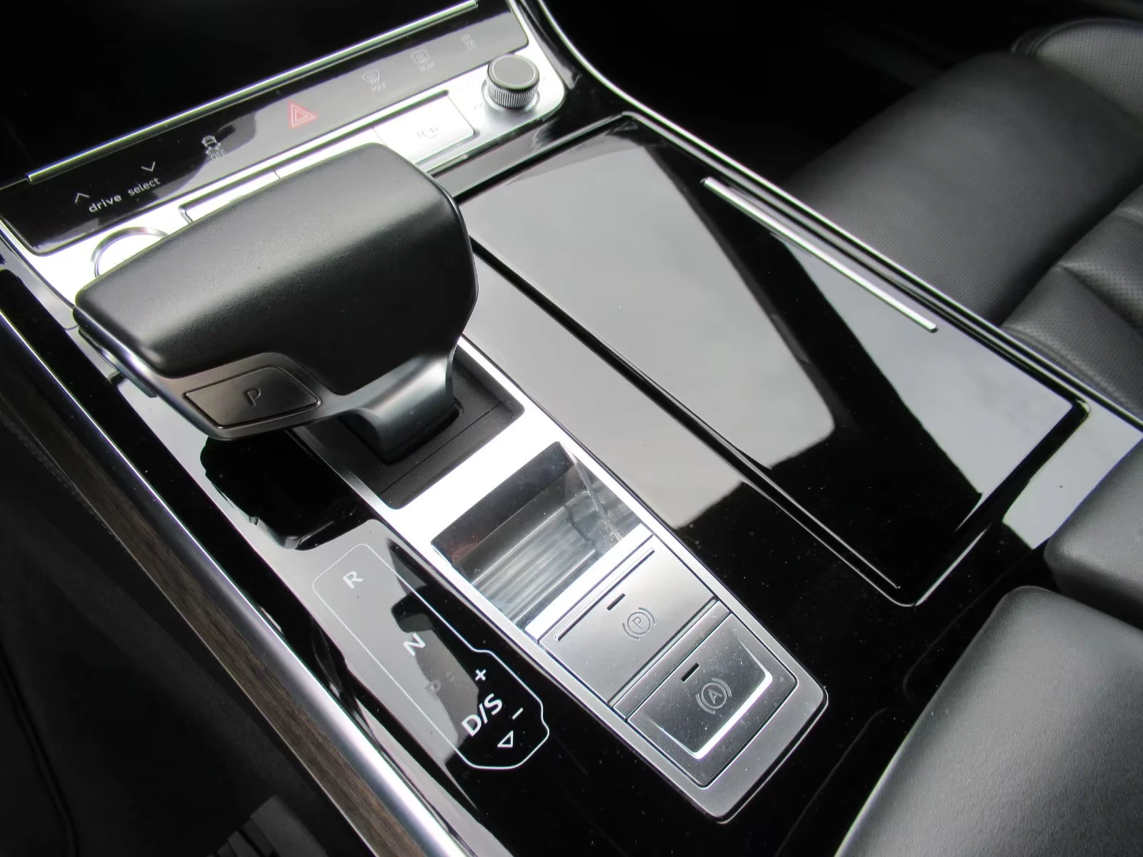 Audi A8 50TDI/286HP/MASSAGE/AHK/PANO/HUD/MEMO/B&O/465q | Mobile.bg � ����������� 13