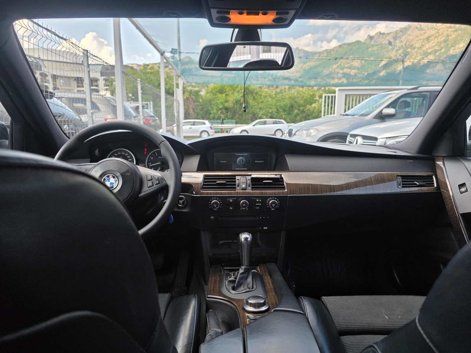 BMW 525 2.5 M PAKET.GPL XDRIVE НАПЪЛНО ОБСЛУЖЕН , снимка 10 - Автомобили и джипове - 55294310