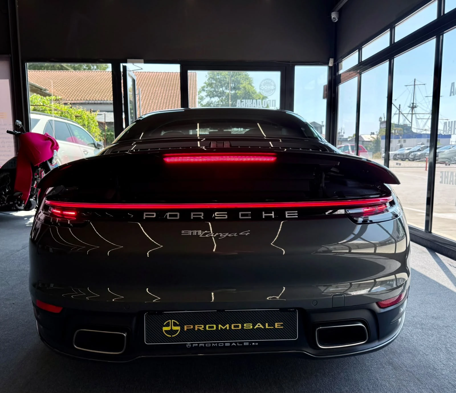 Porsche 911 Targa 4* PPF* Поръчково изпълнение* ЛИЗИНГ, снимка 5 - Автомобили и джипове - 55295746