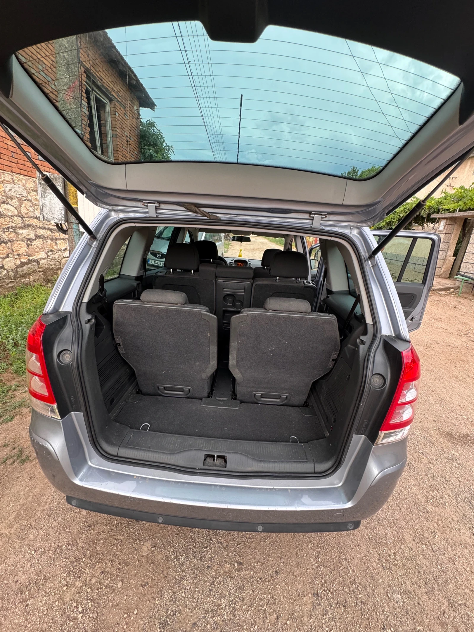 Opel Zafira, снимка 11 - Автомобили и джипове - 55417302