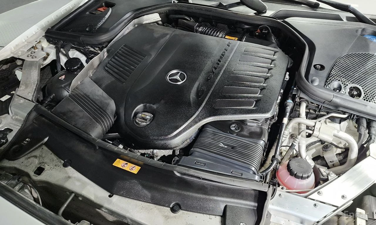 Mercedes-Benz E 350 4MATIC* BURMESTER* ОБДУХВАНЕ* LANE* ASSIST* 360КАМ, снимка 17 - Автомобили и джипове - 55695784