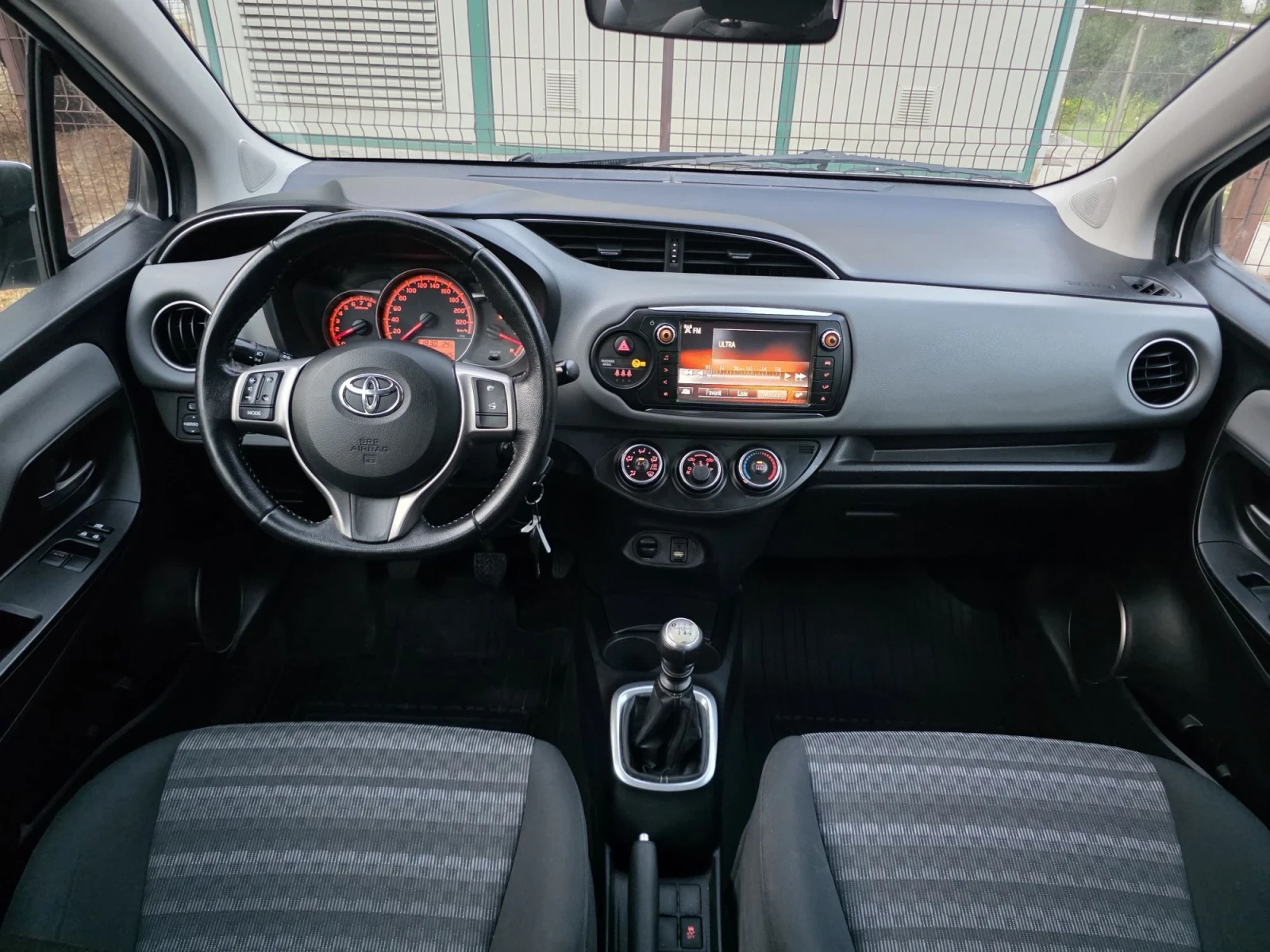Toyota Yaris 1.33 VVT-i NAVI KAMERA KLIMATIK EVRO 6B, снимка 14 - Автомобили и джипове - 56061936