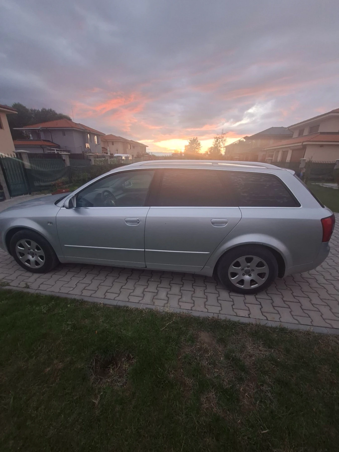 Audi A4 1.9 tdi  Top , снимка 5 - Автомобили и джипове - 56535451