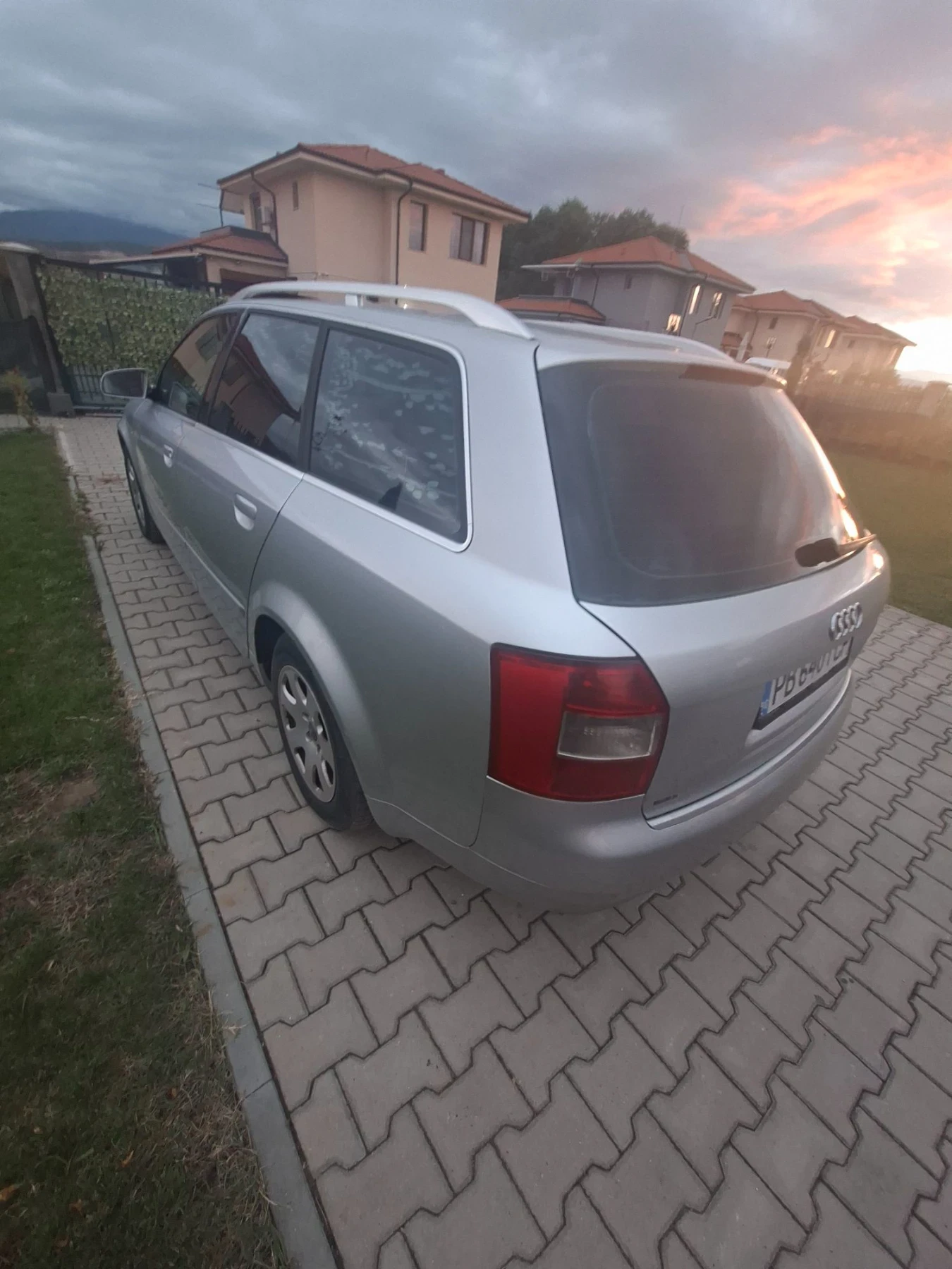 Audi A4 1.9 tdi  Top , снимка 6 - Автомобили и джипове - 56535451