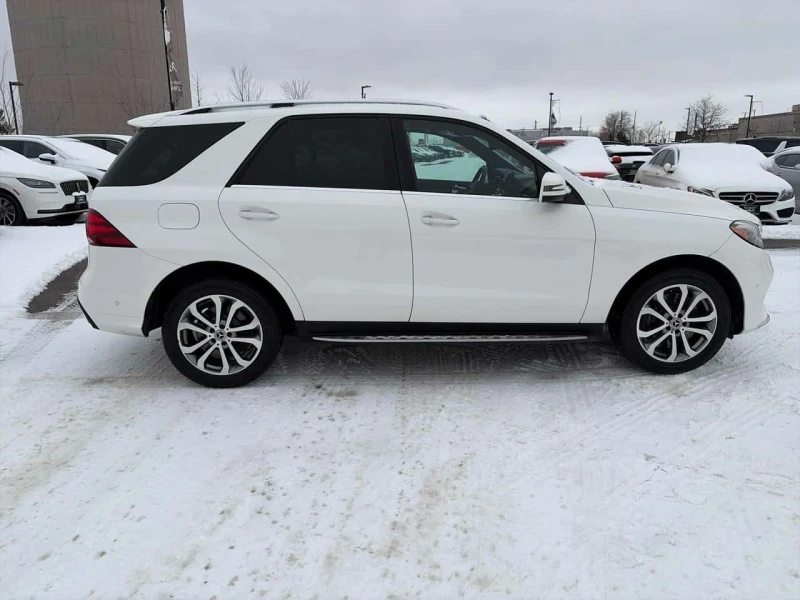 Mercedes-Benz GLE 400 4MATIC | AMG Line | PANO | 360 | KEYLESS | CARFAX, снимка 3 - Автомобили и джипове - 53568136