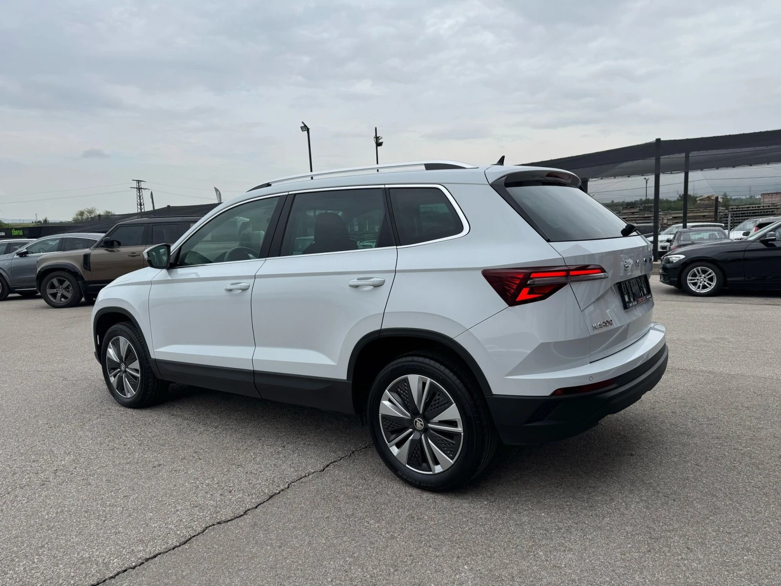 Skoda Karoq 2.0TDI-FACELIFT-FULL LED-KEYLESS-TOP - изображение 4