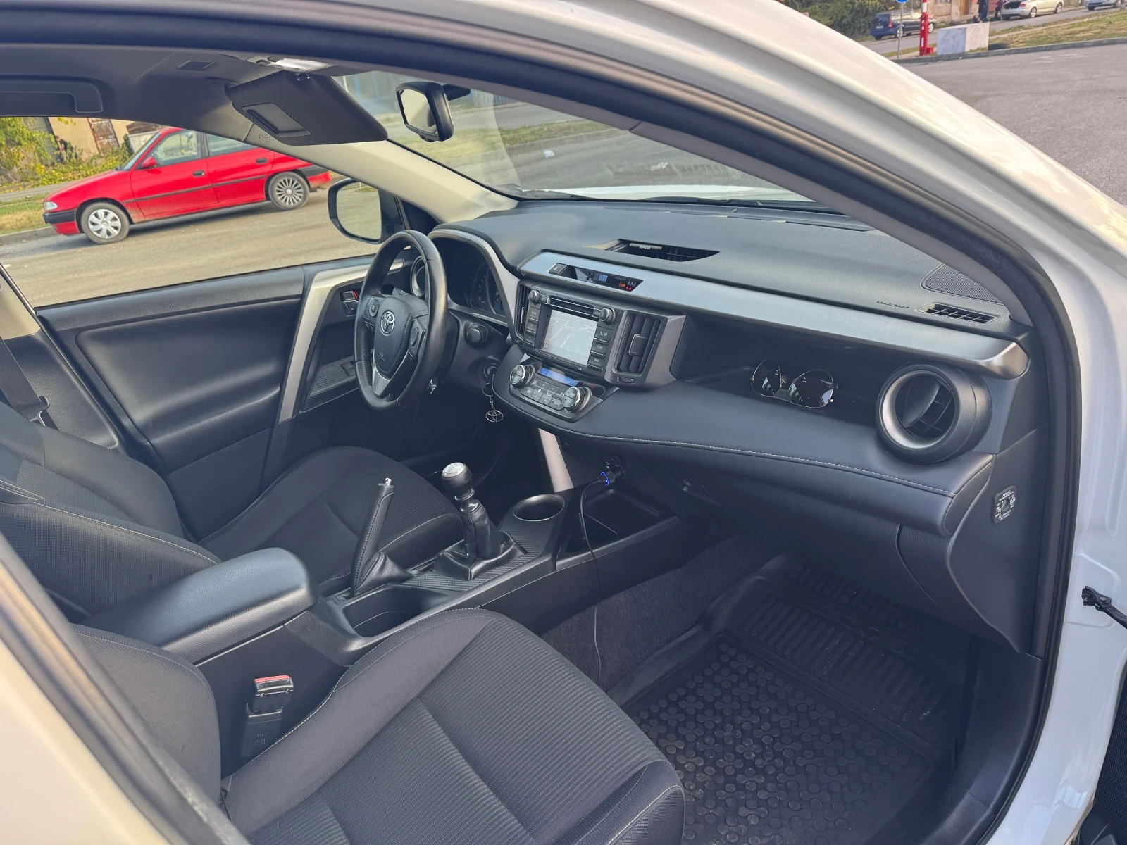 Toyota Rav4 2.2 D4D AWD | Mobile.bg � ����������� 12