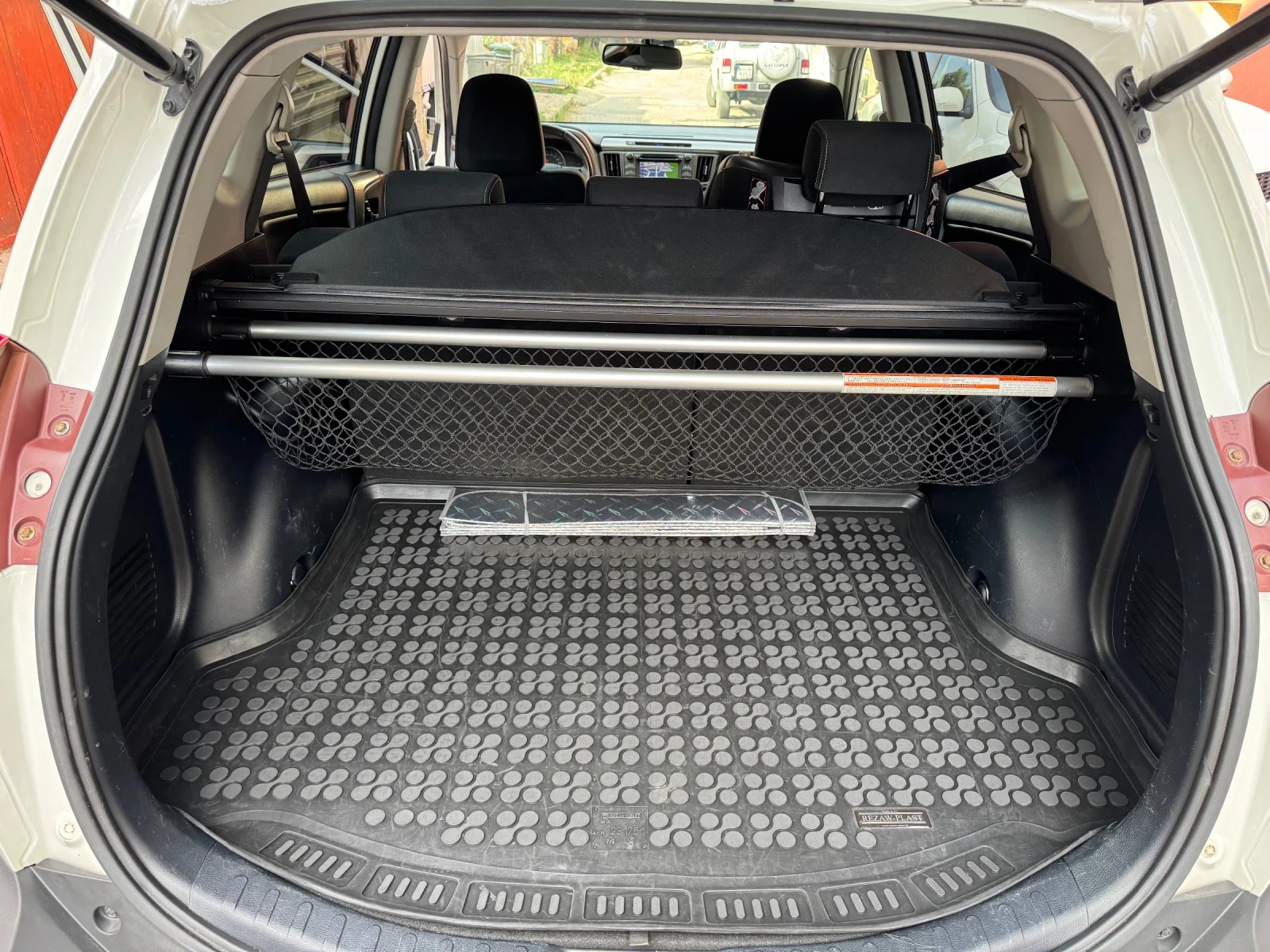 Toyota Rav4 2.2 D4D AWD | Mobile.bg   15