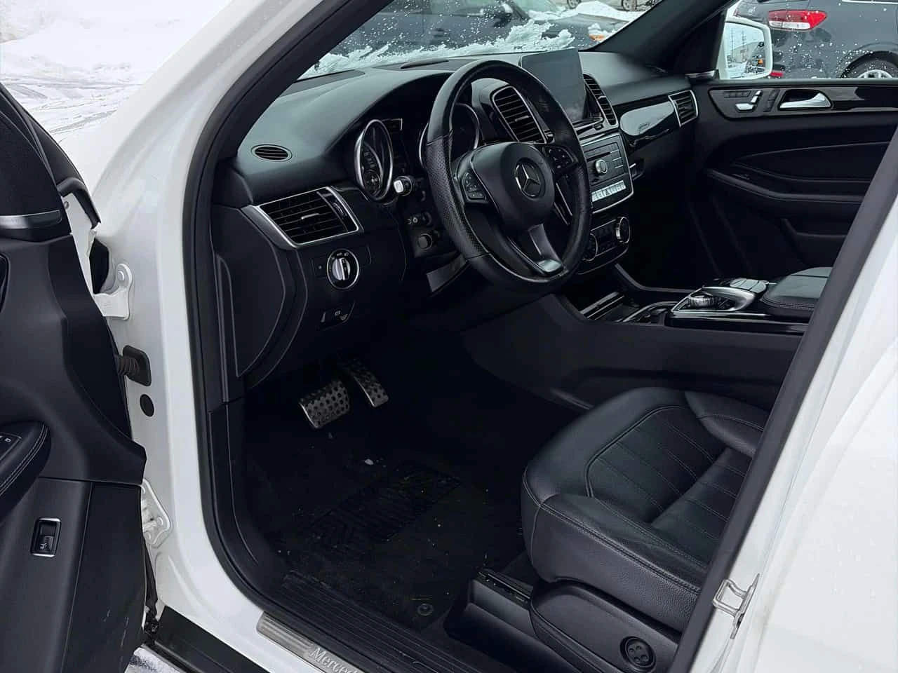 Mercedes-Benz GLE 400 4MATIC | AMG Line | PANO | 360 | KEYLESS | CARFAX - изображение 5