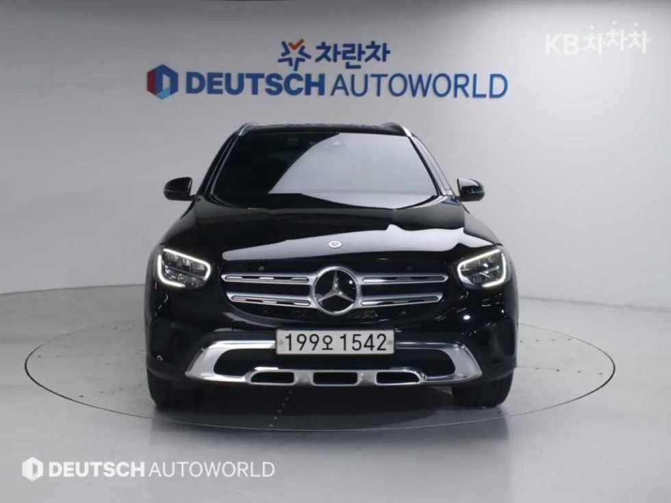 Mercedes-Benz GLC 220, снимка 3 - Автомобили и джипове - 54772850