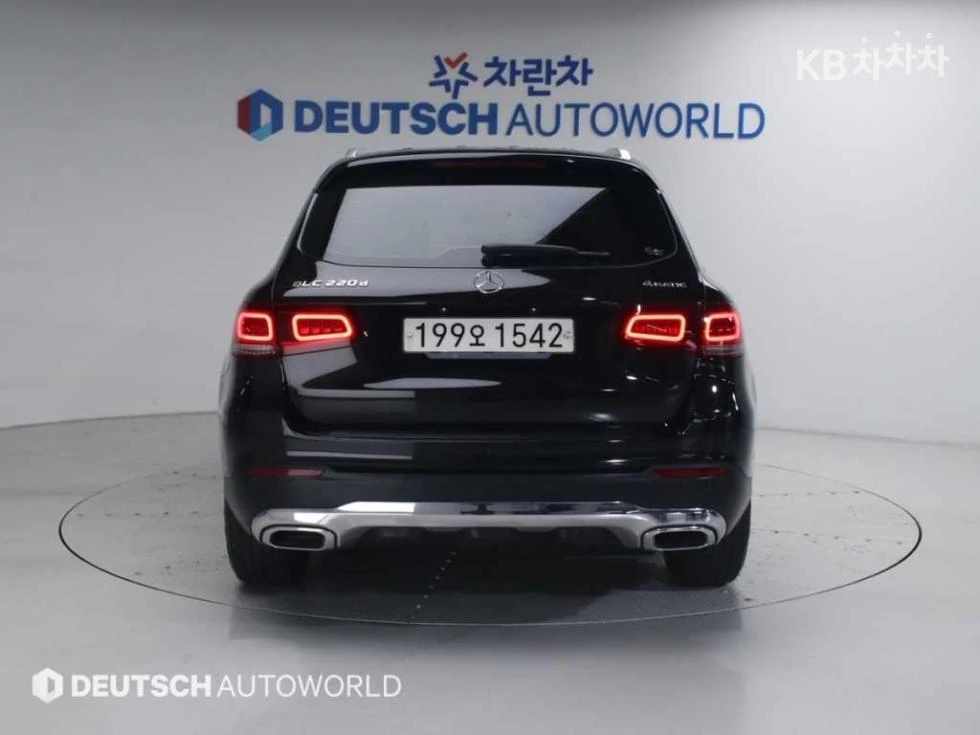 Mercedes-Benz GLC 220, снимка 4 - Автомобили и джипове - 54772850