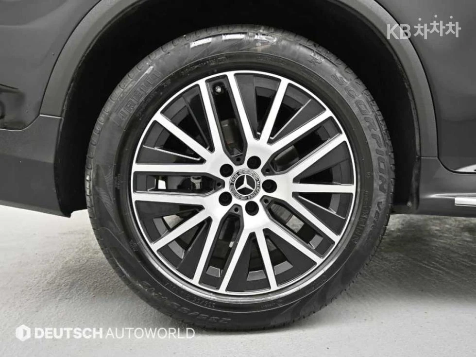Mercedes-Benz GLC 220, снимка 5 - Автомобили и джипове - 54772850