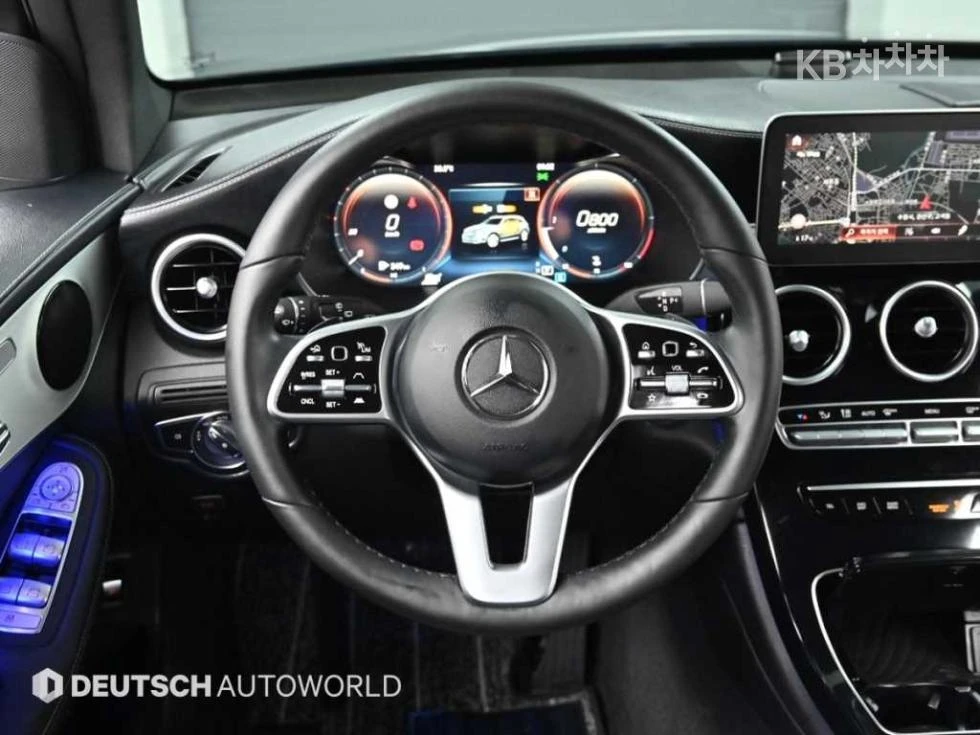 Mercedes-Benz GLC 220, снимка 13 - Автомобили и джипове - 54772850