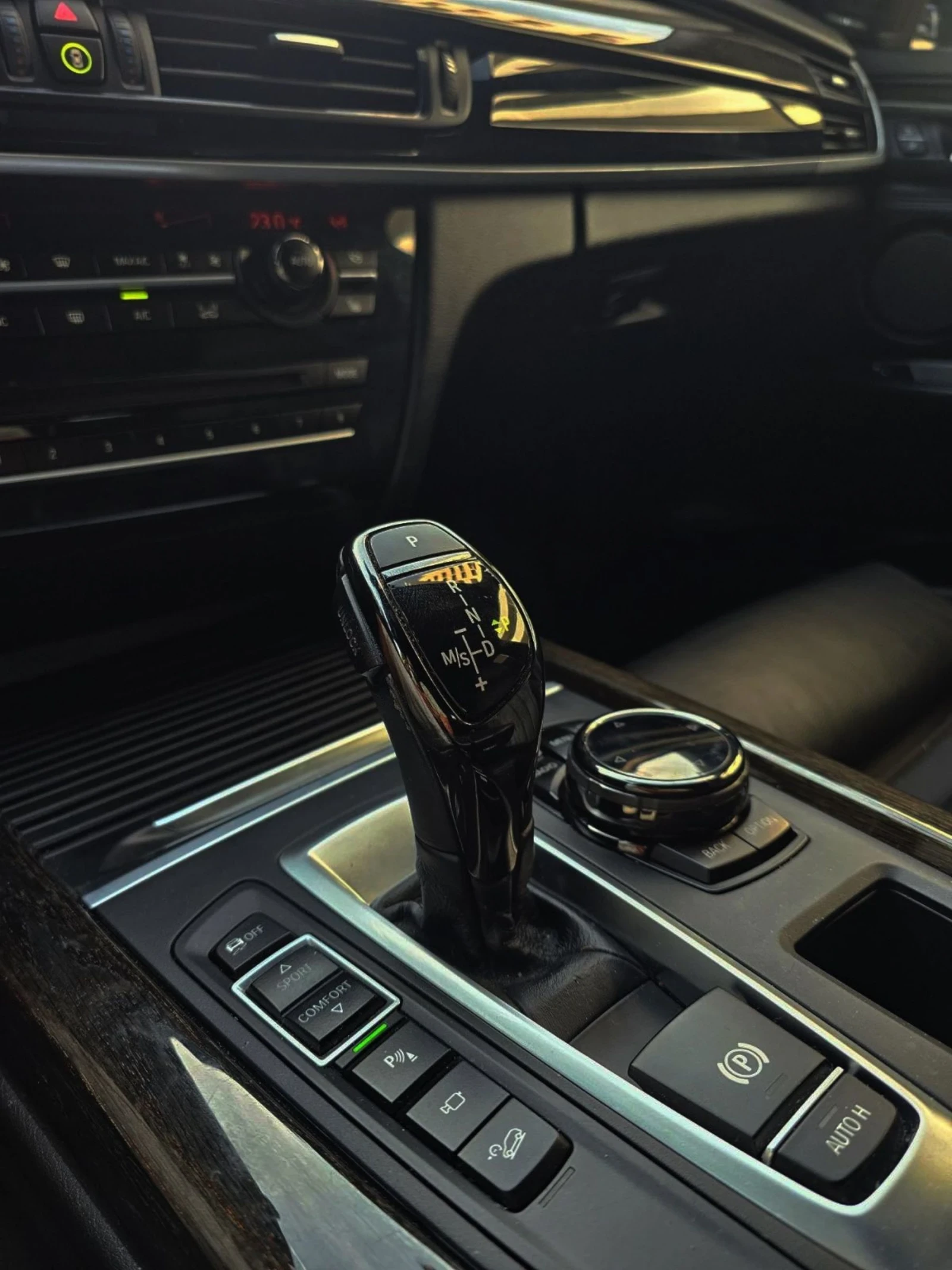 BMW X5 xDrive35i M Sport Панорама | Keyless | CarPlay | , снимка 7 - Автомобили и джипове - 54803959