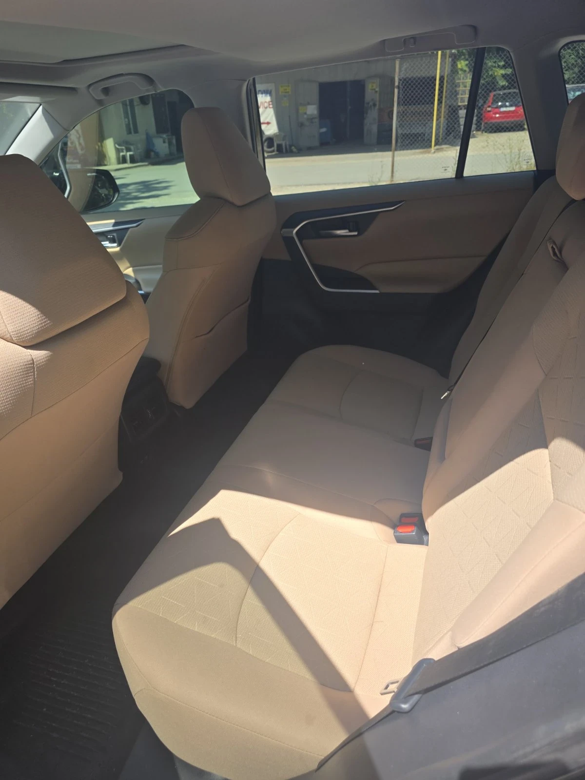 Toyota Rav4 XLE , снимка 8 - Автомобили и джипове - 55187068