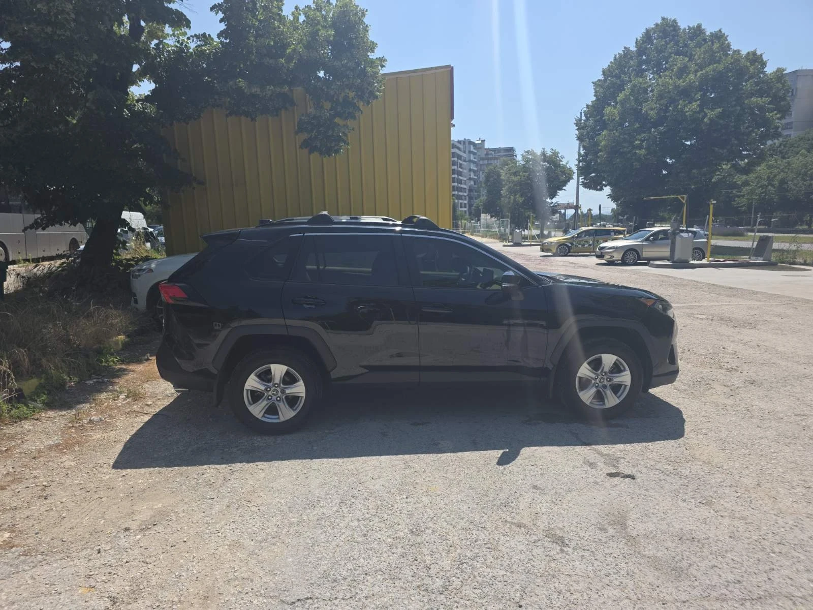 Toyota Rav4 XLE , снимка 3 - Автомобили и джипове - 55187068