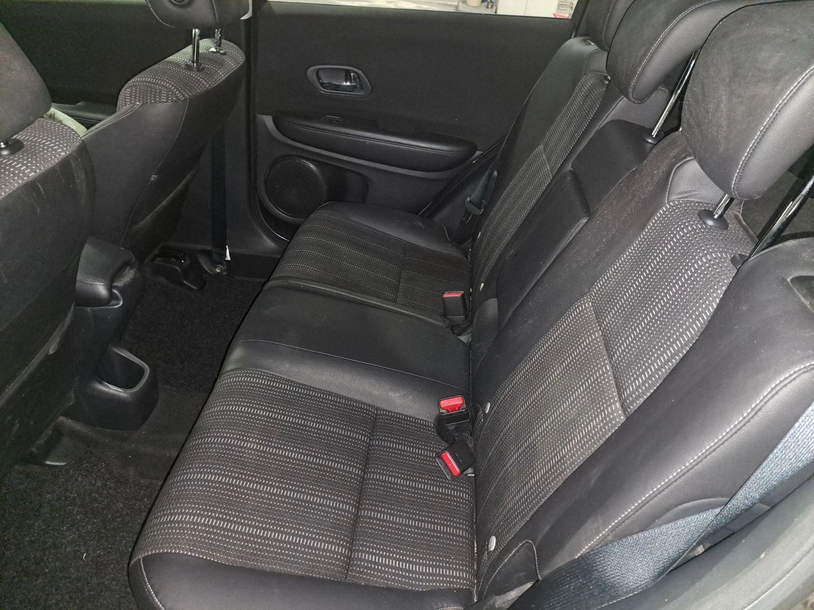 Honda Hr-v 1.5i КОЖА Холандия, снимка 7 - Автомобили и джипове - 55235606