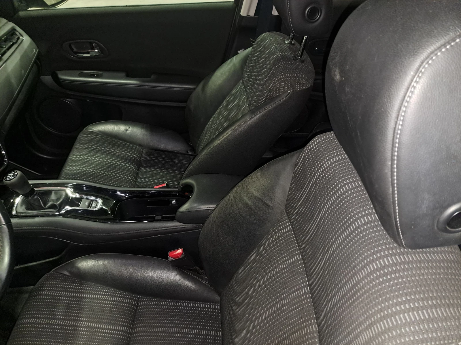 Honda Hr-v 1.5i КОЖА Холандия, снимка 10 - Автомобили и джипове - 55235606