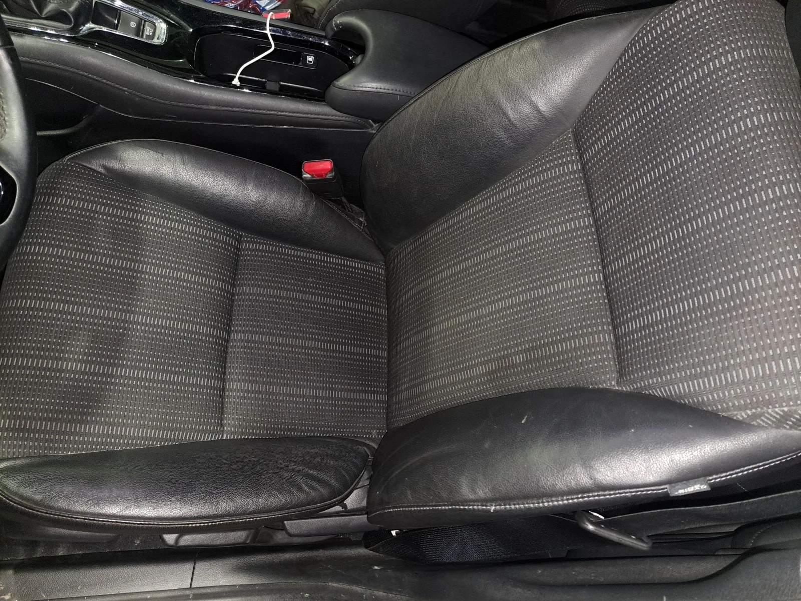 Honda Hr-v 1.5i КОЖА Холандия, снимка 8 - Автомобили и джипове - 55235606