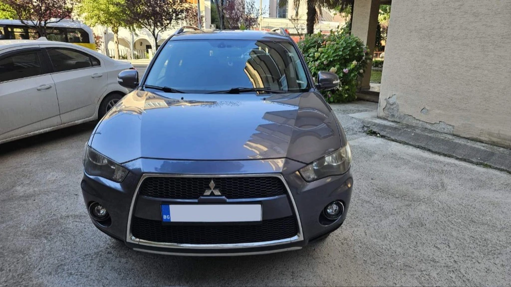 Mitsubishi Outlander 2.0, снимка 3 - Автомобили и джипове - 55897868
