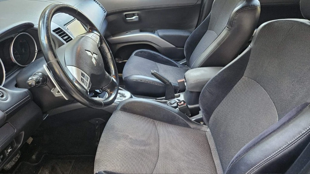 Mitsubishi Outlander 2.0, снимка 7 - Автомобили и джипове - 55897868