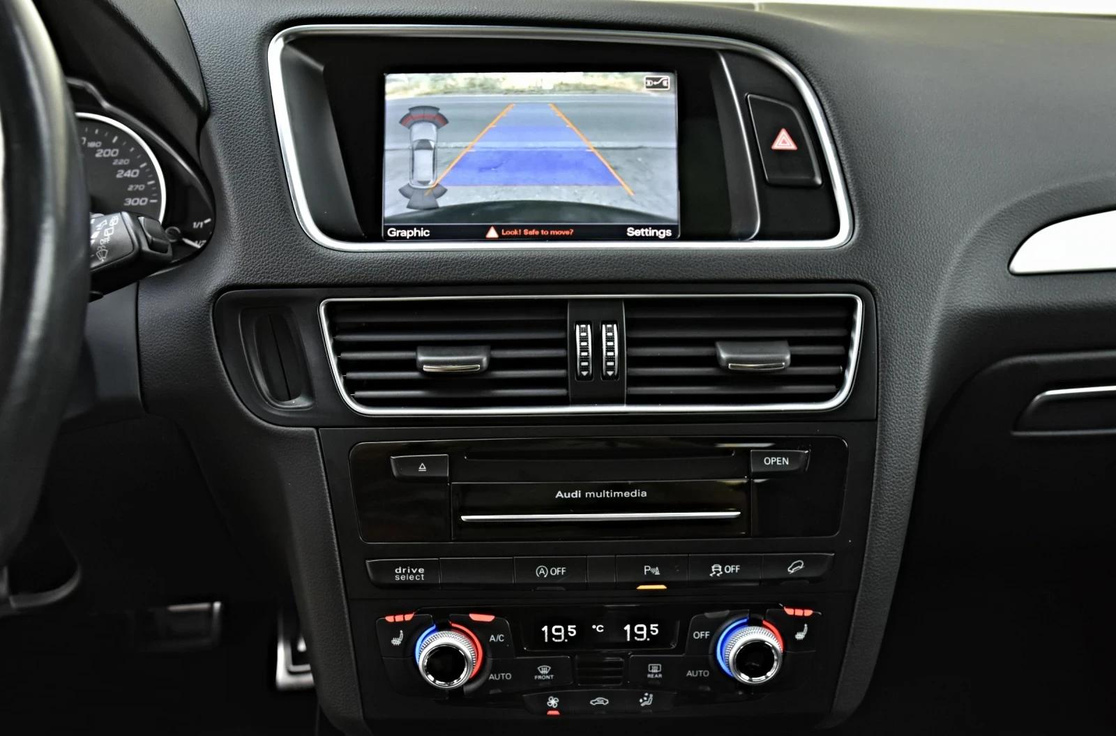 Audi SQ5 3.0TDI COMPETITION PLUS340h.p S-LINE RS-SITZE 20RS, снимка 12 - Автомобили и джипове - 55911886