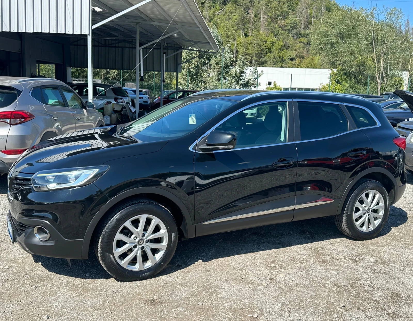 Renault Kadjar 1.5DCI-110к.с-АВТОМАТИК-ЛЕД-НАВИ-КОЖА, снимка 3 - Автомобили и джипове - 55974028