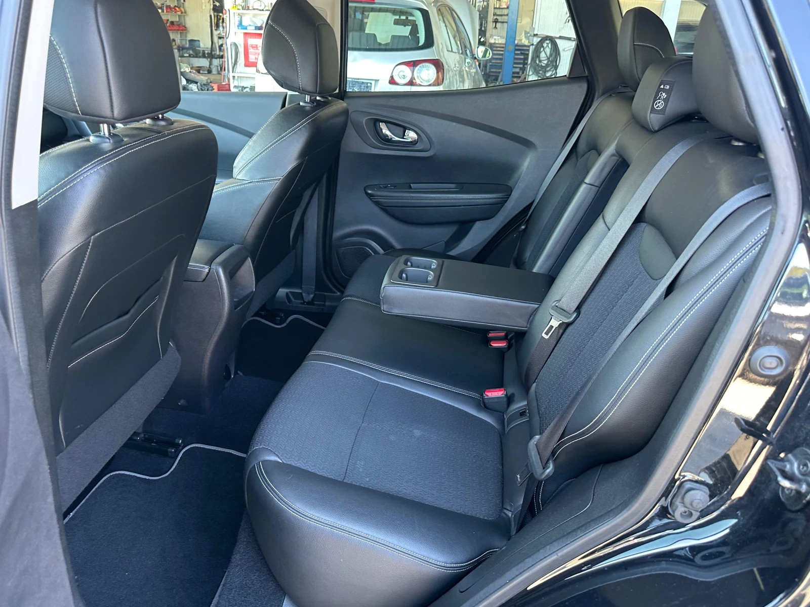 Renault Kadjar 1.5DCI-110к.с-АВТОМАТИК-ЛЕД-НАВИ-КОЖА, снимка 12 - Автомобили и джипове - 55974028