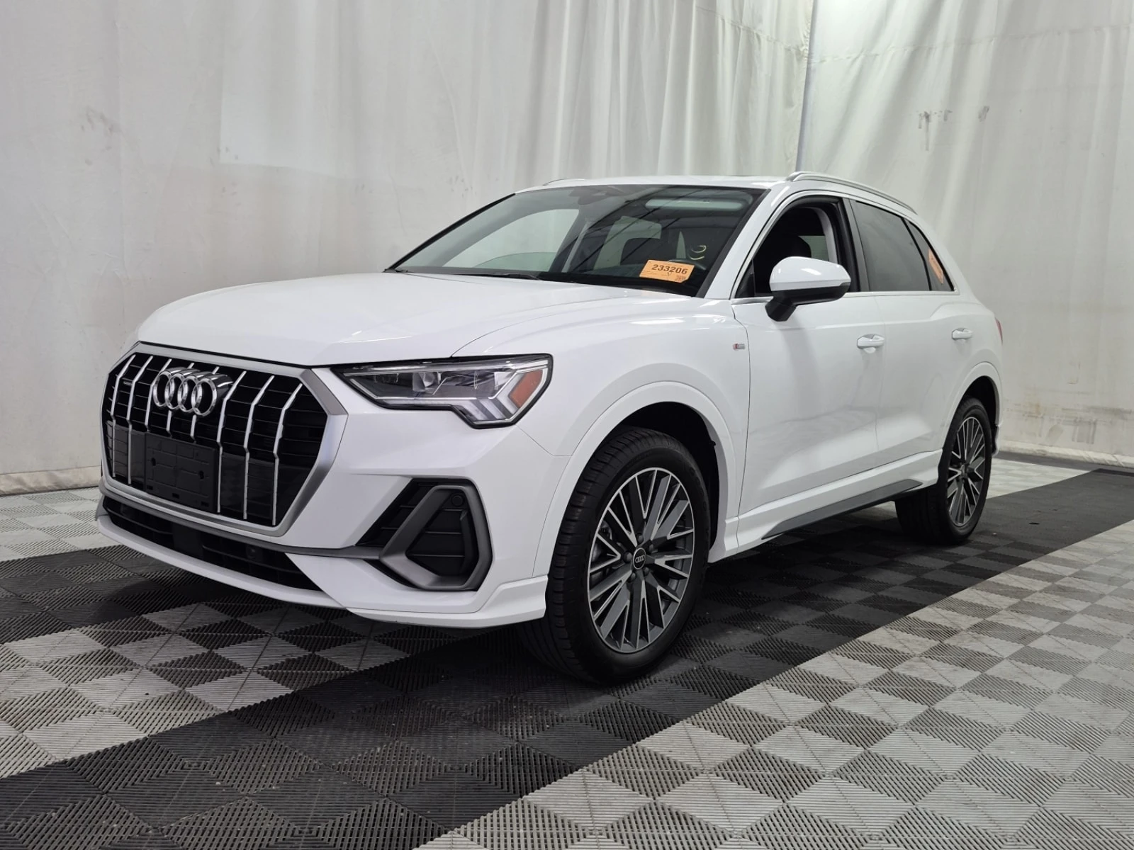 Audi Q3 PROGRESSIV| PANO| ПОДГРЕВИ| 2 КЛЮЧА| 