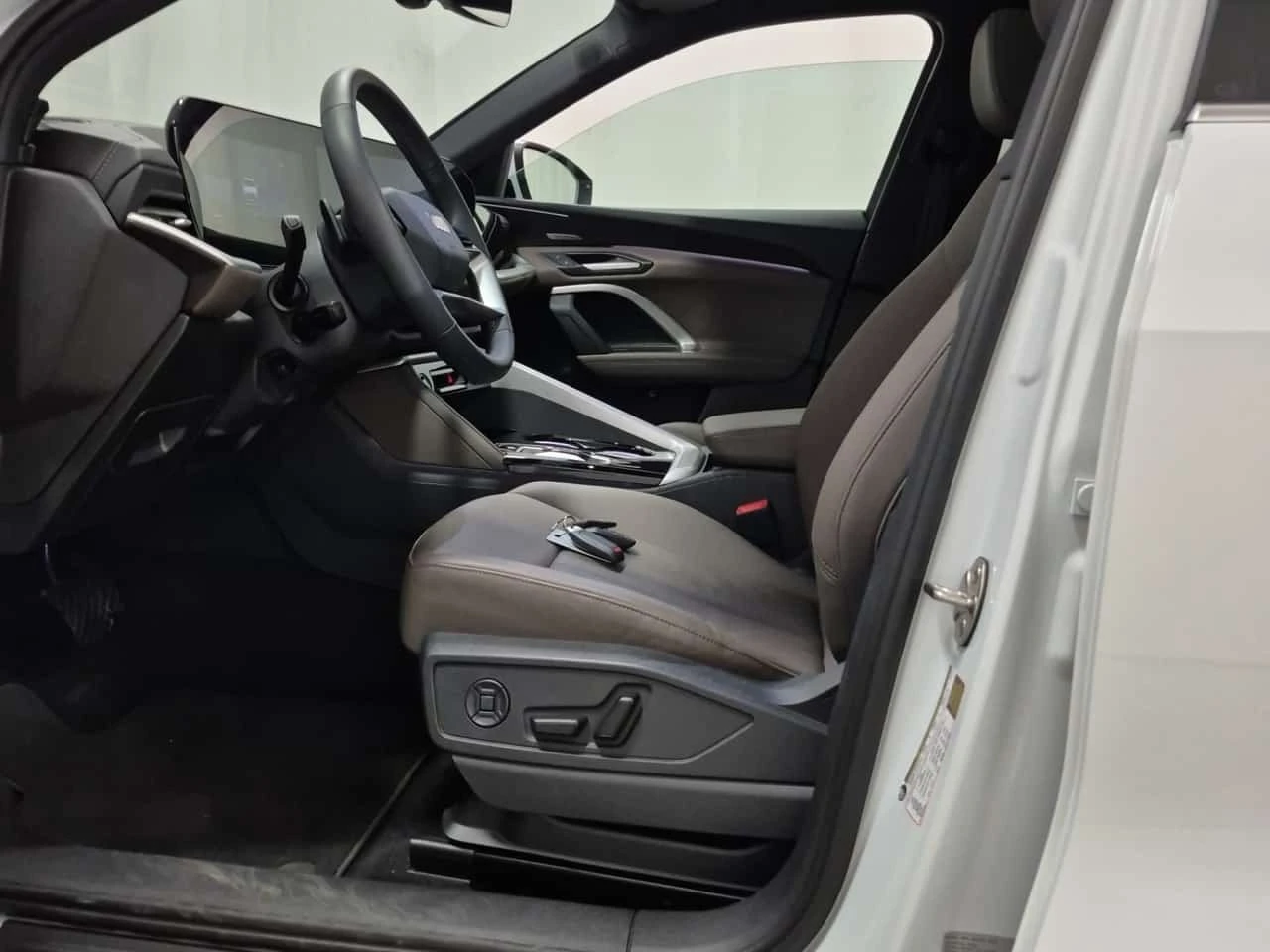 Audi Q5 2.0 TFSI| 360| HUD| 2 КЛЮЧА| , снимка 5 - Автомобили и джипове - 56307612