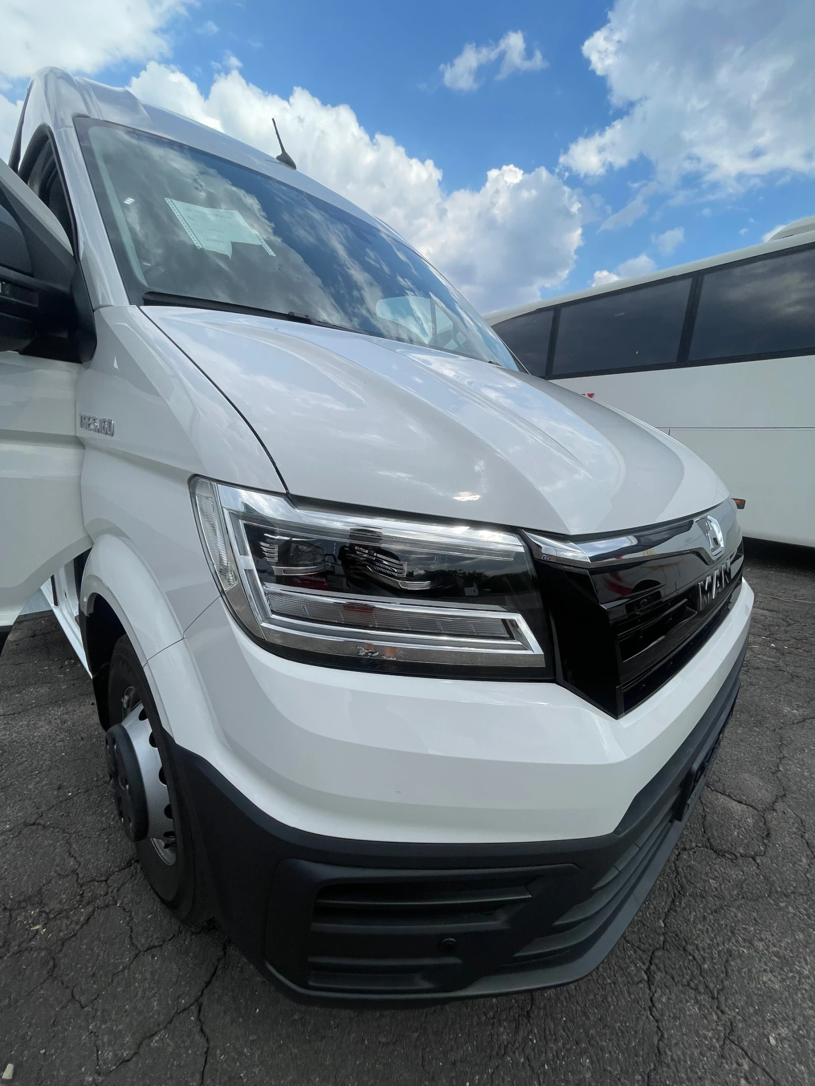 Man TGE 20+ 1    | Mobile.bg   14